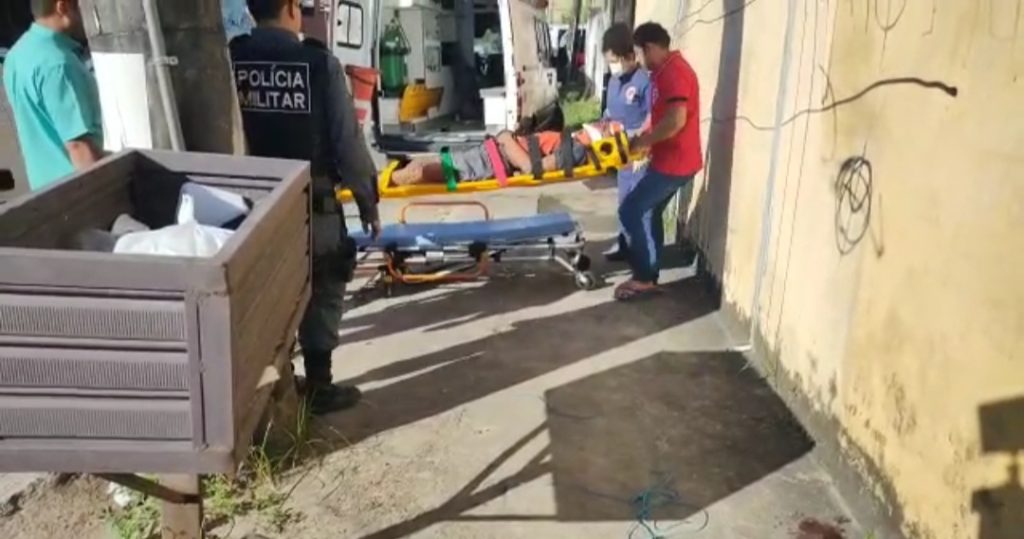 Suspeito De Tentar Roubar Bicicleta De Crian A Amarrado E Espancado