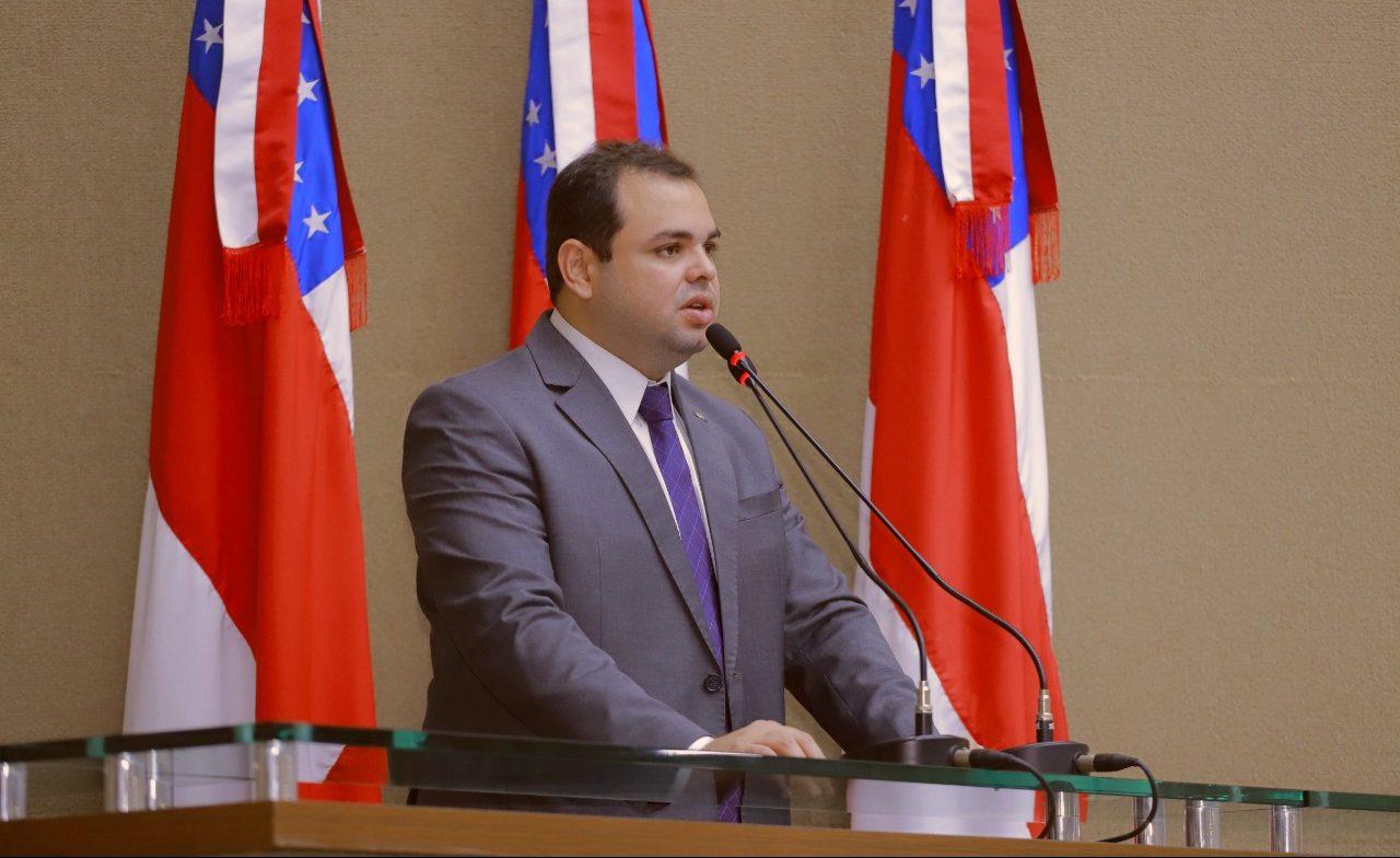 Roberto Cidade solicita recapeamento de ruas do bairro Tancredo Neves