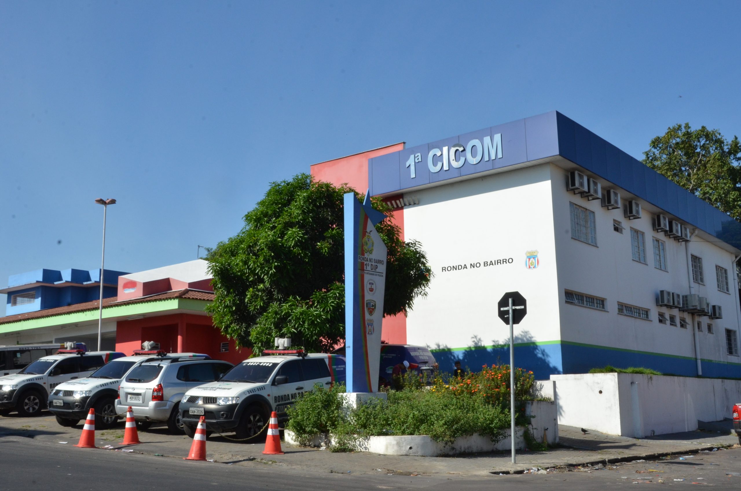 Homem é preso por tentar matar casal homoafetivo em praça de Manaus