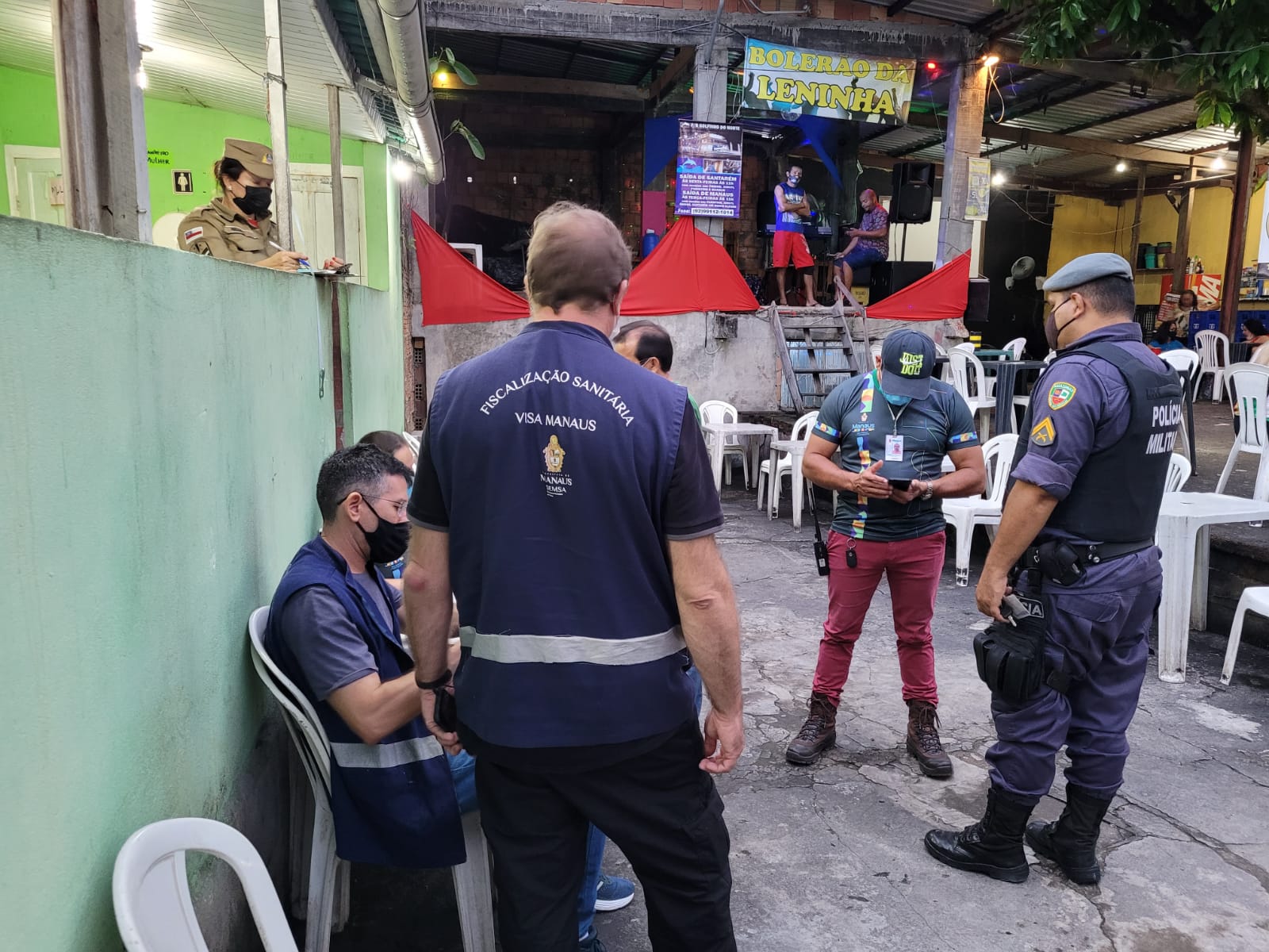 CIF autua quatro estabelecimentos na capital, no domingo de carnaval
