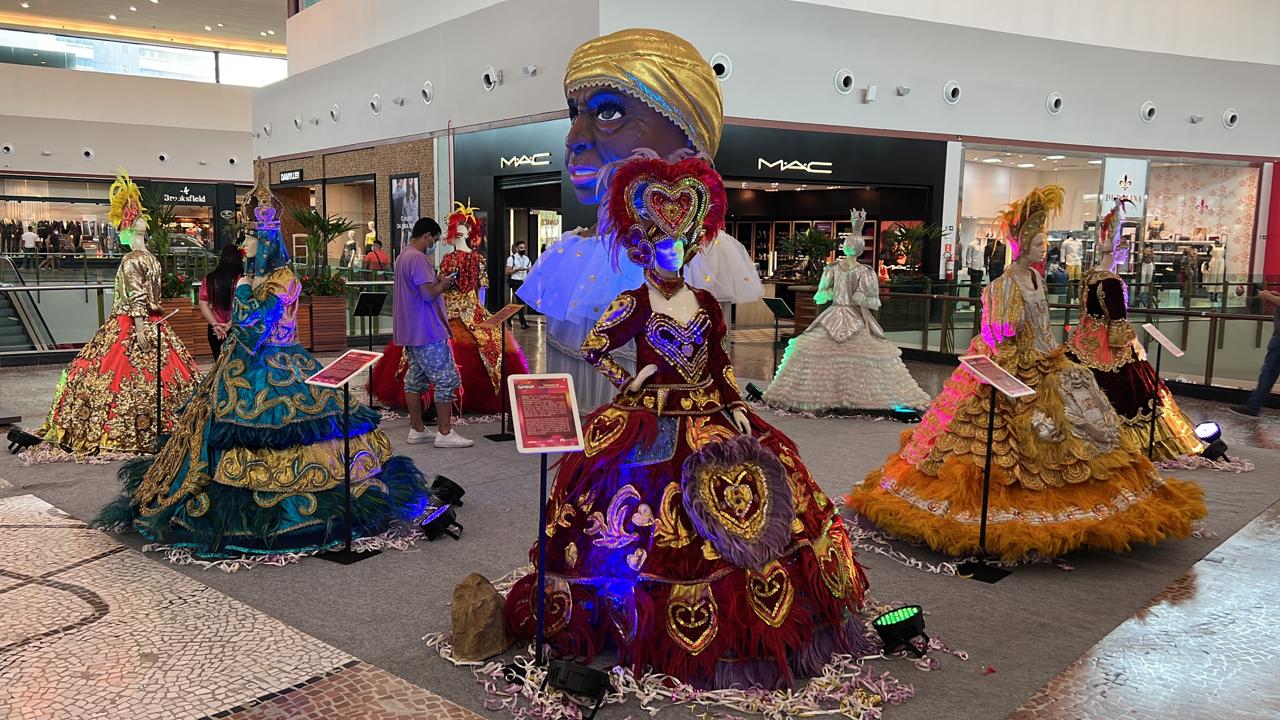 Exposição de fantasias de carnaval do Amazonas
