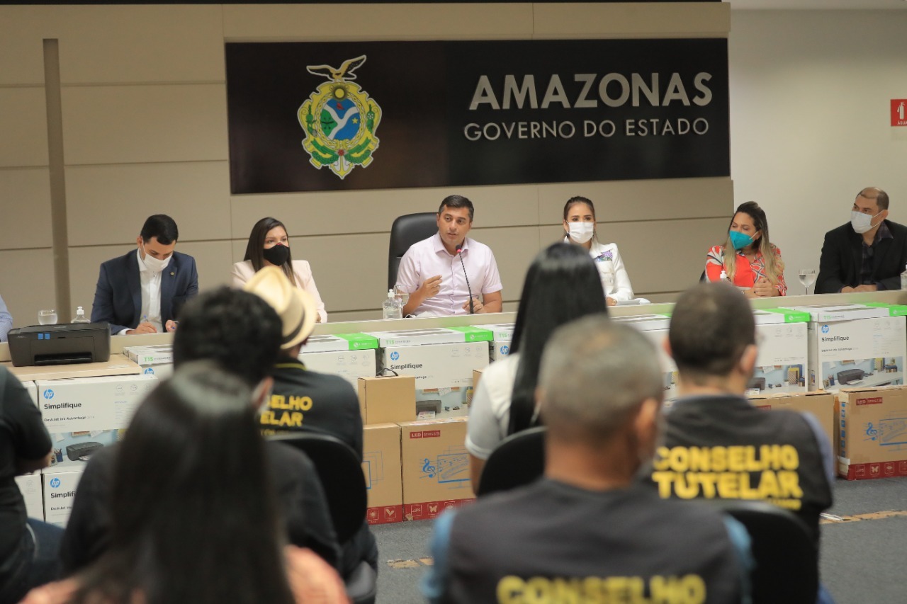 Conselhos Tutelares de Manaus recebem R$ 180 mil em equipamentos