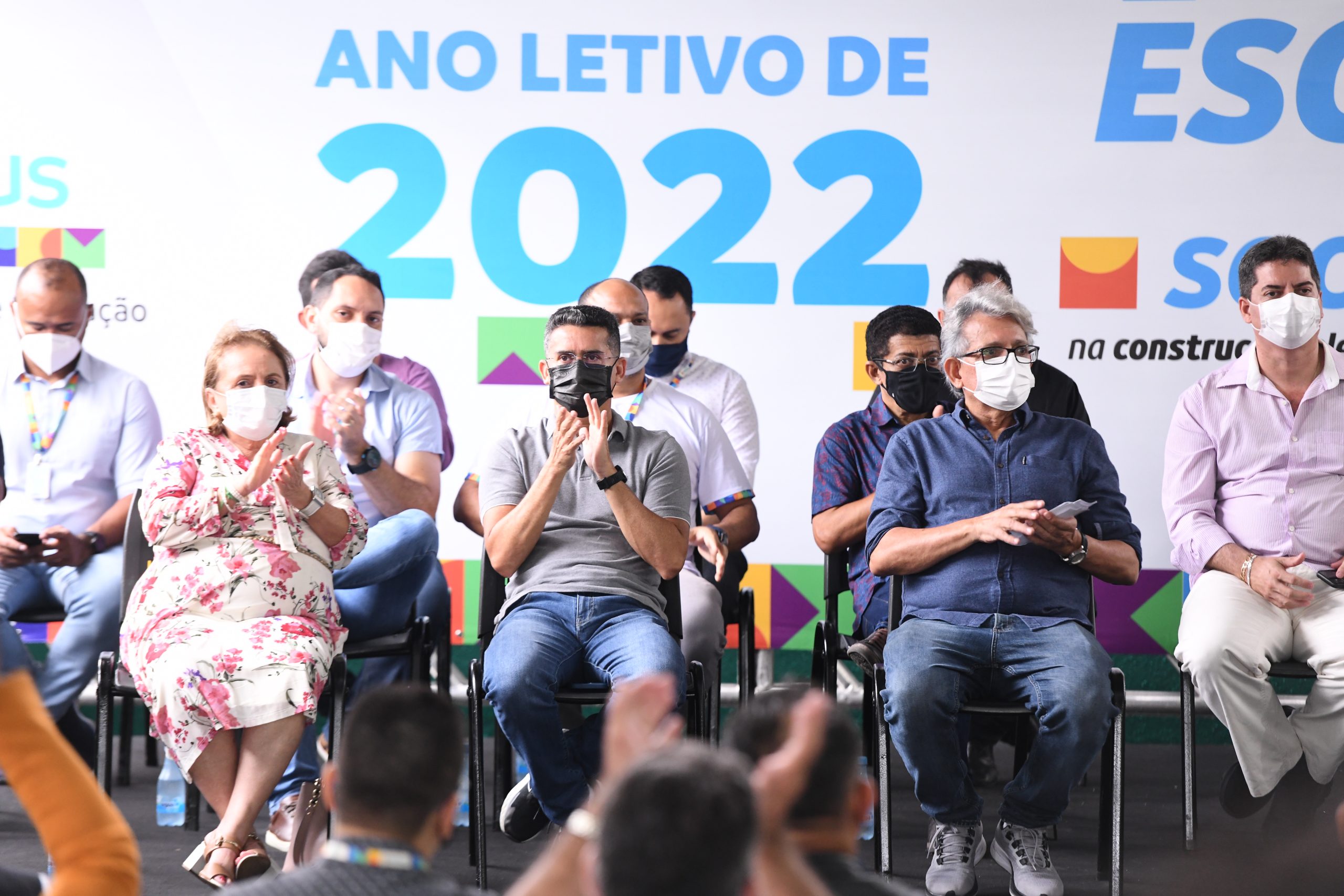 David Almeida abre ano letivo para mais de 220 mil alunos em Manaus
