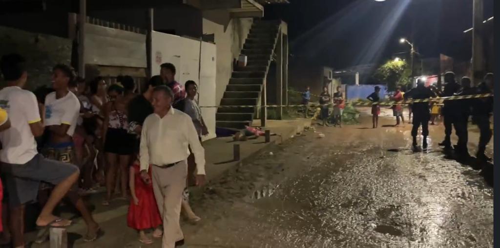 Motorista de aplicativo é arrancado de carro e morto a tiros em Manaus