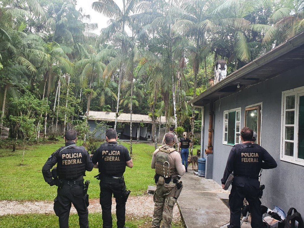 PF cumpre mandados em seis estados brasileiros — Foto: PF