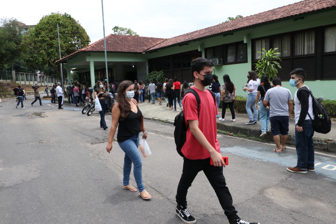 Candidatos iniciam disputa por vagas do Vestibular da UEA 2021, acesso 2022