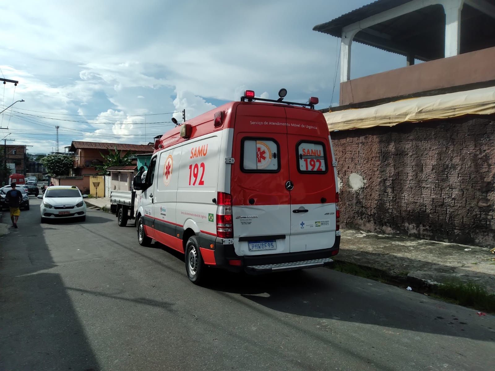 Homem é espancado após agredir mulher na zona Sul de Manaus