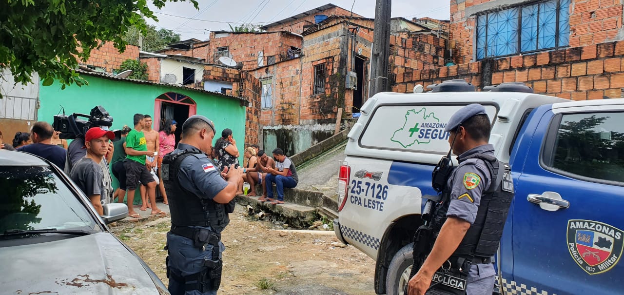 Jovem é executado a tiros na porta de casa em Manaus