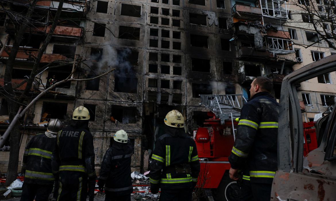 Kiev: ataque russo a edifício residencial deixa 2 mortos e 12 feridos
