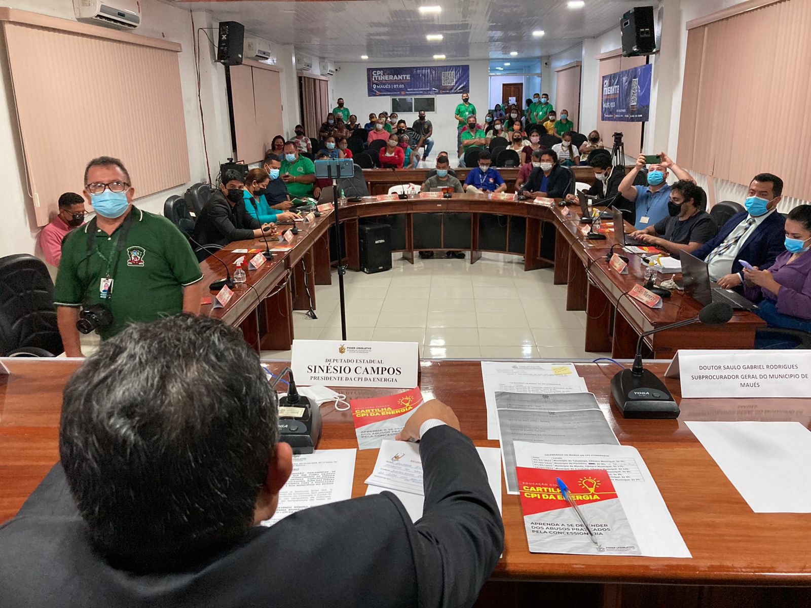 Moradores de Parintins e Maués perdem alimentos por falta de energia elétrica