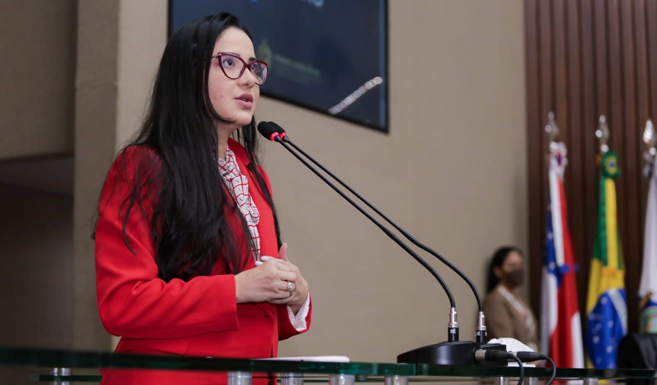 Projeto da Dra. Mayara que assegura tratamento de sequelas da Covid é aprovado na Aleam