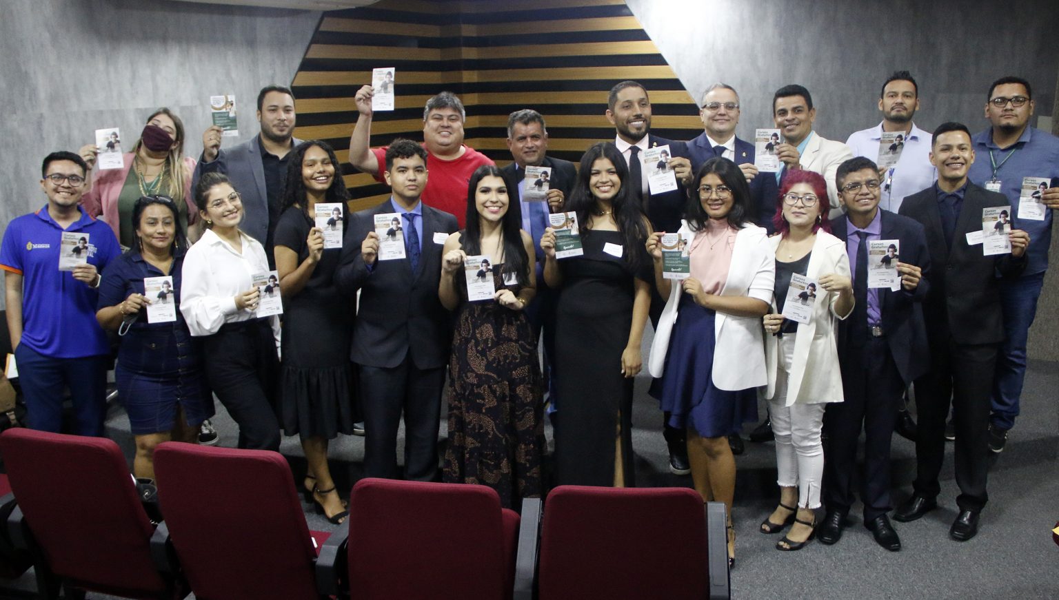 David Reis conversa com representantes de lideranças políticas jovens do Amazonas
