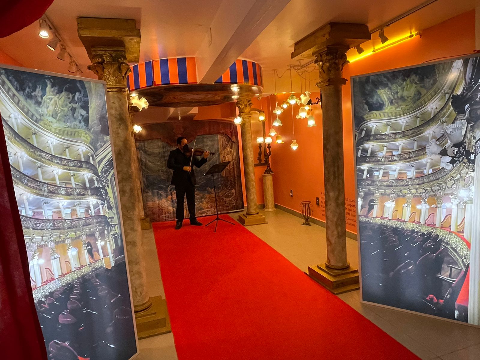 Casarão de Ideias encerra ocupação sobre o Teatro Amazonas