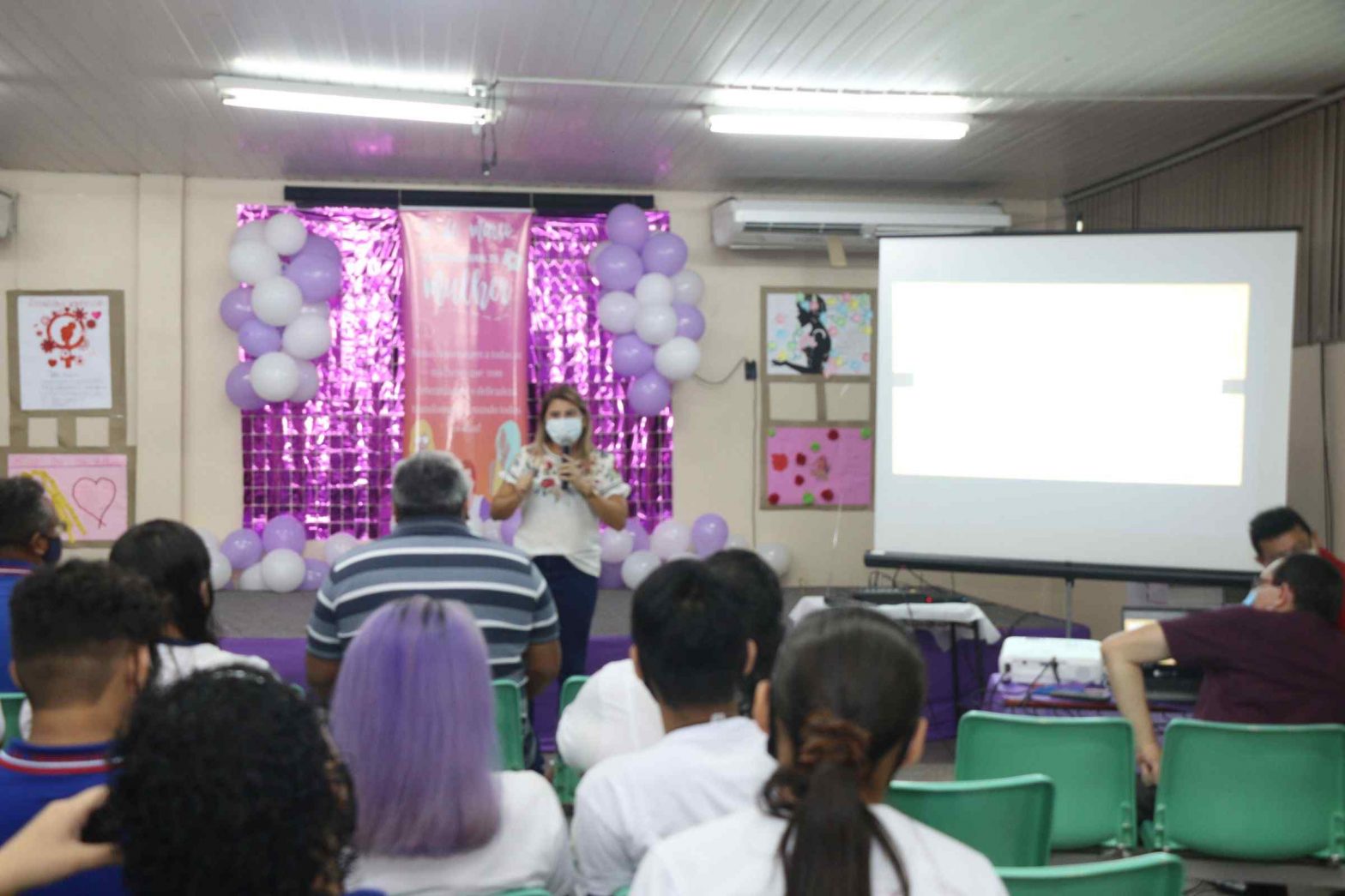 Escola de Manaus promove palestras sobre direitos e saúde mental