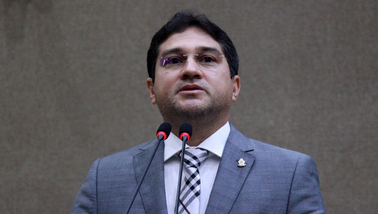 “Vamos continuar cobrando respostas”, diz vereador sobre irregularidades da Amazonas Energia