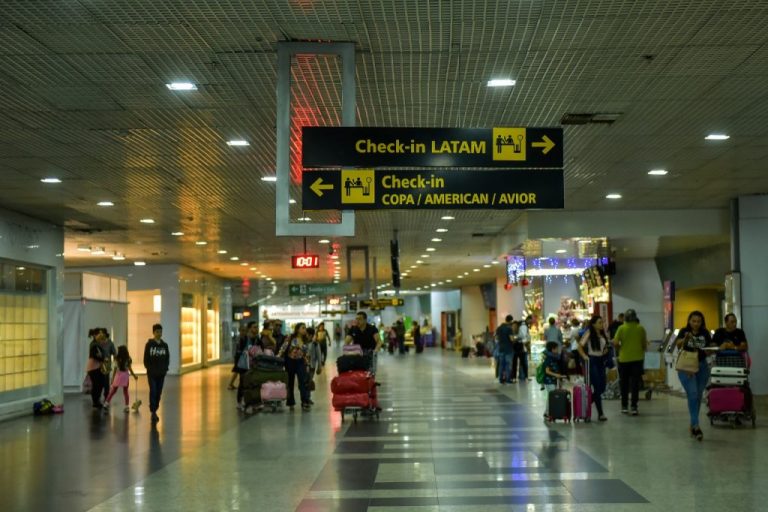 Latam suspende voos à Manaus
