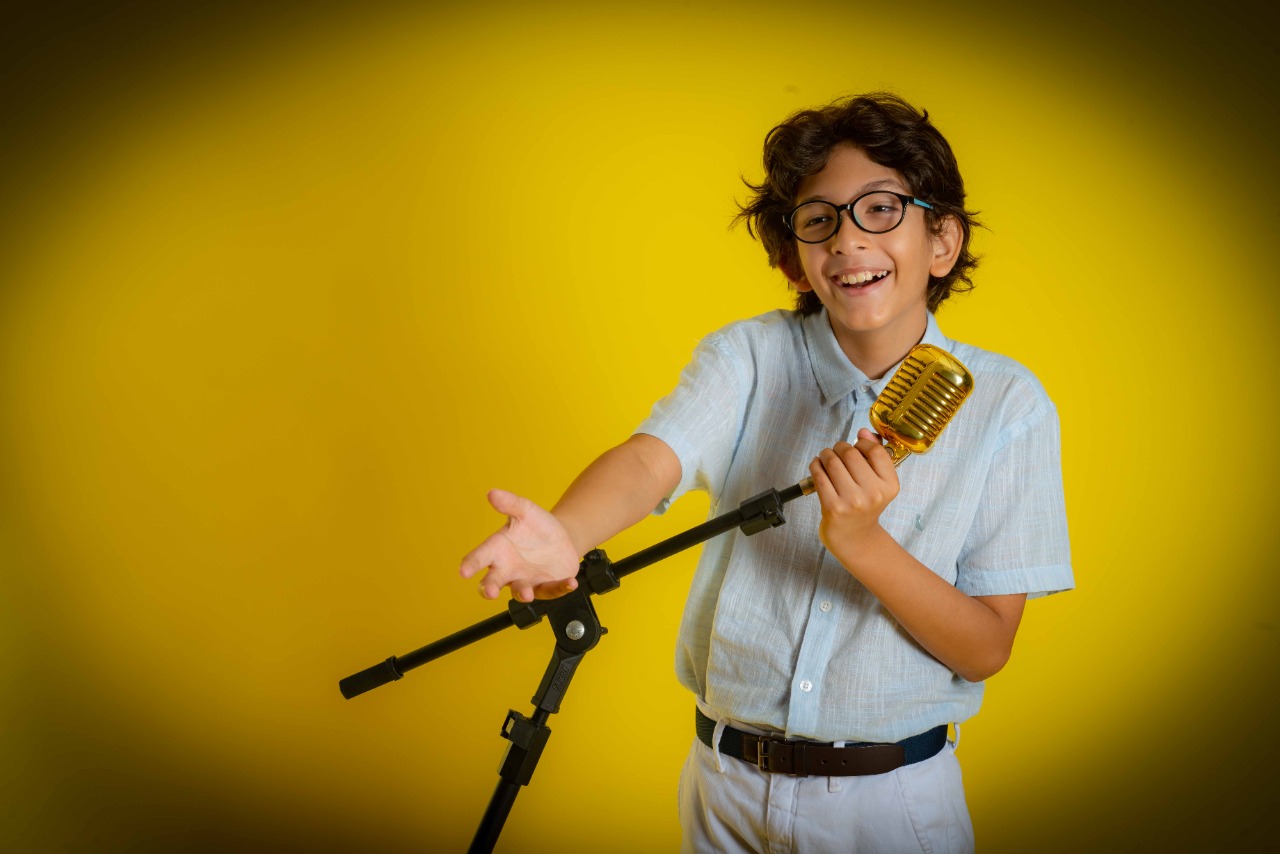 Ex-The Voice Kids, Davi Lucas, se apresenta no Teatro Amazonas