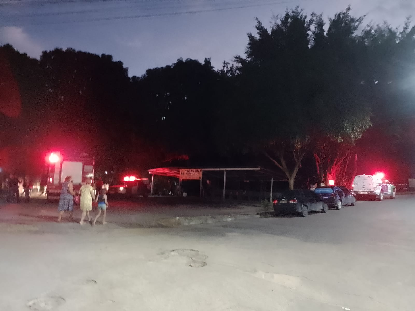 Corpo de homem é encontrado dentro de igarapé cheio de jacarés em Manaus