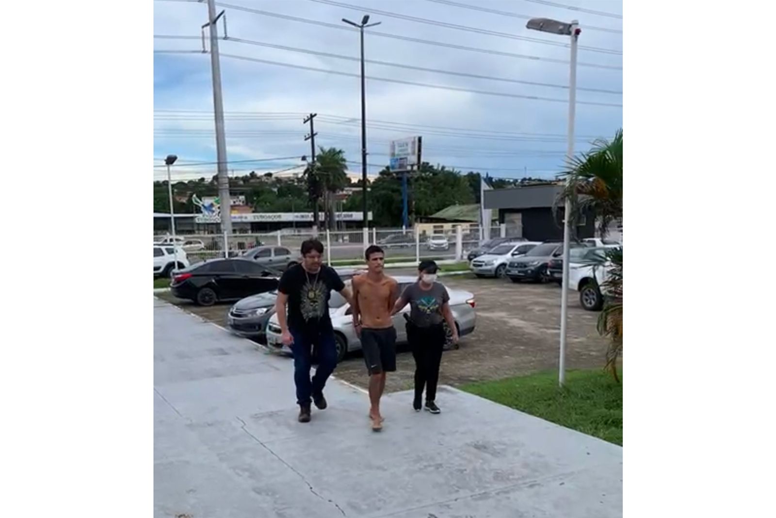 “Sou apenas ladrão”, diz suspeito de matar mototaxista em Manaus