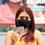 Entrega dos cartões do Auxílio Estadual permanente