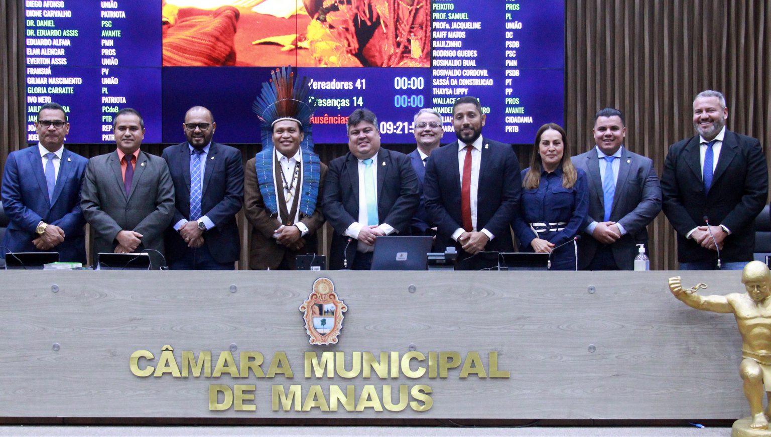 Câmara delibera projeto da Prefeitura criando 3,5 mil cargos de professor de nível superior