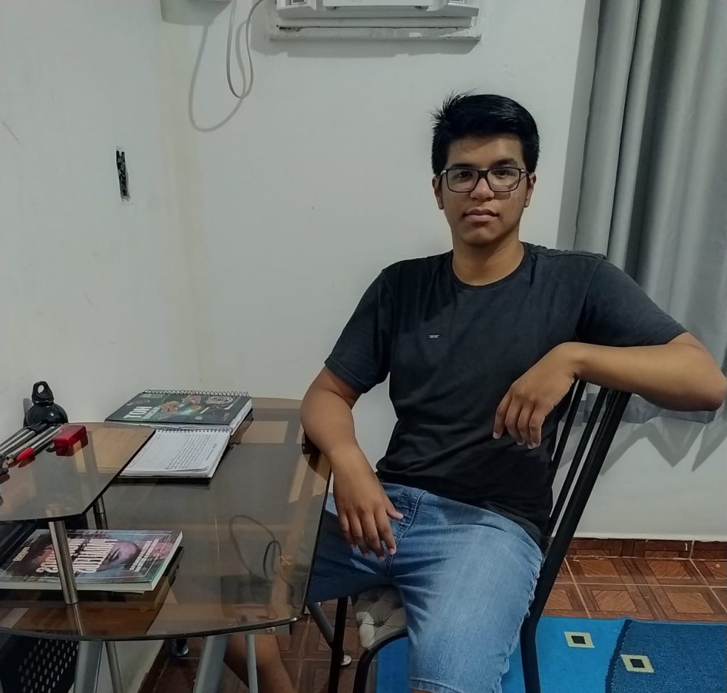 Estudante Carlos Henrick Cavalcante Gomes