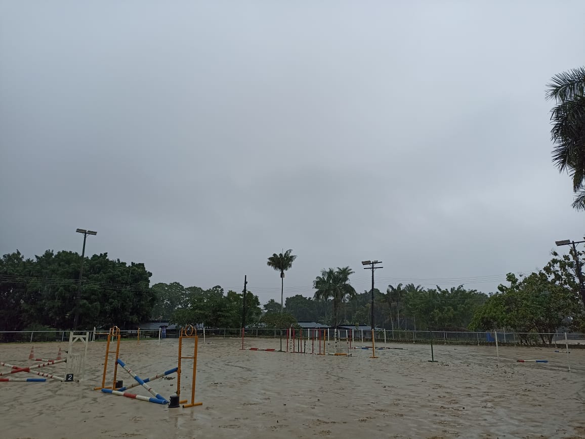 Sábado de muita chuva em Manaus