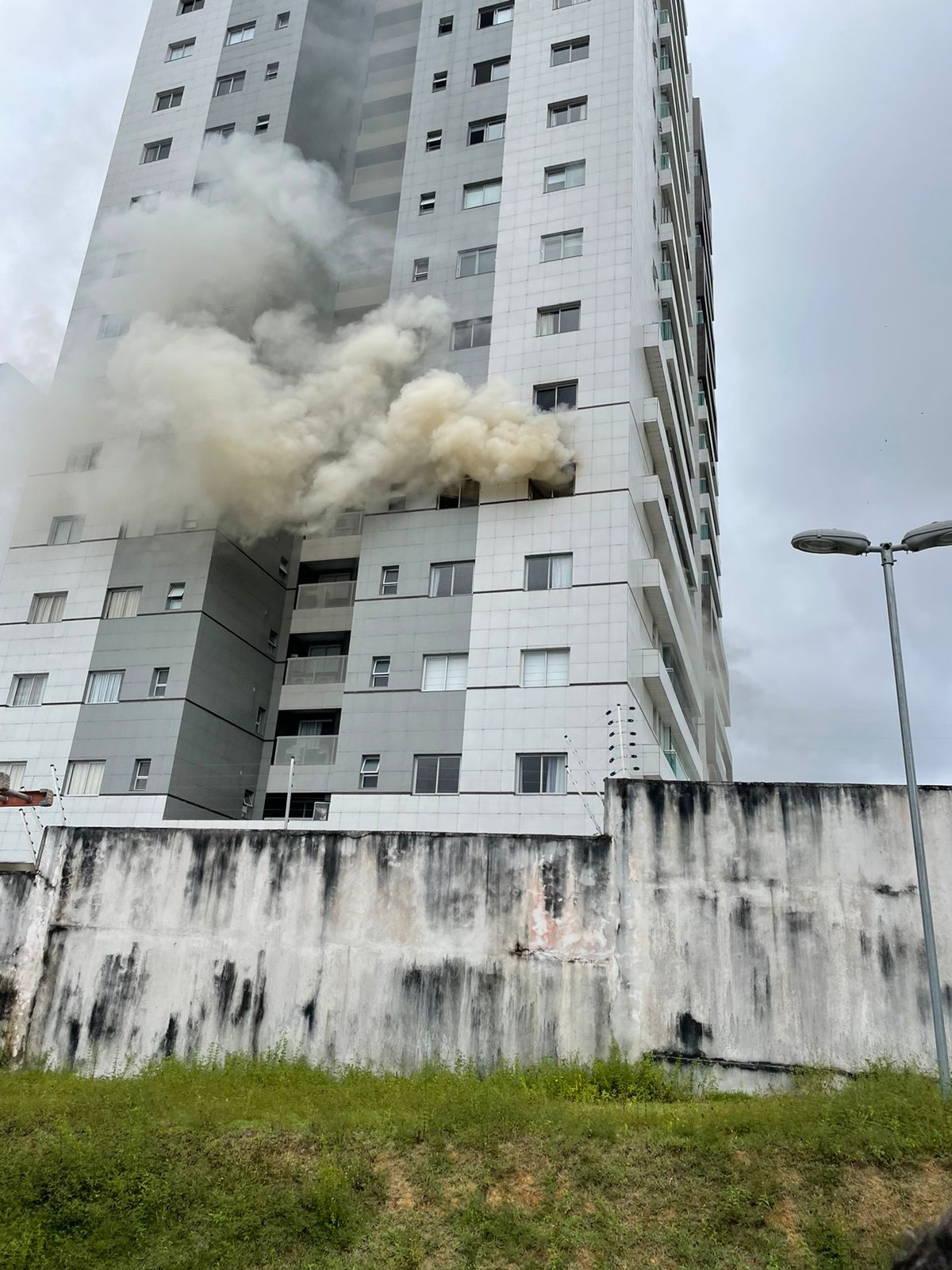 Incêndio atinge apartamento na Zona Centro-Sul de Manaus