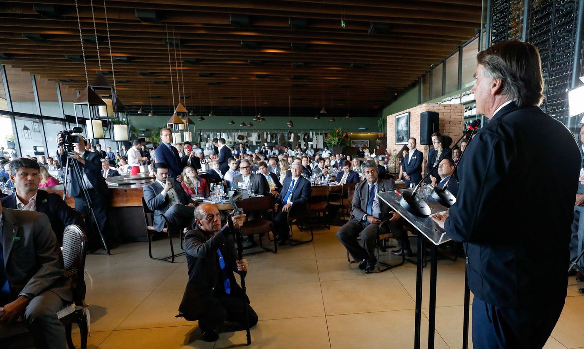 Congresso debate estratégias de transição para economia verde no país