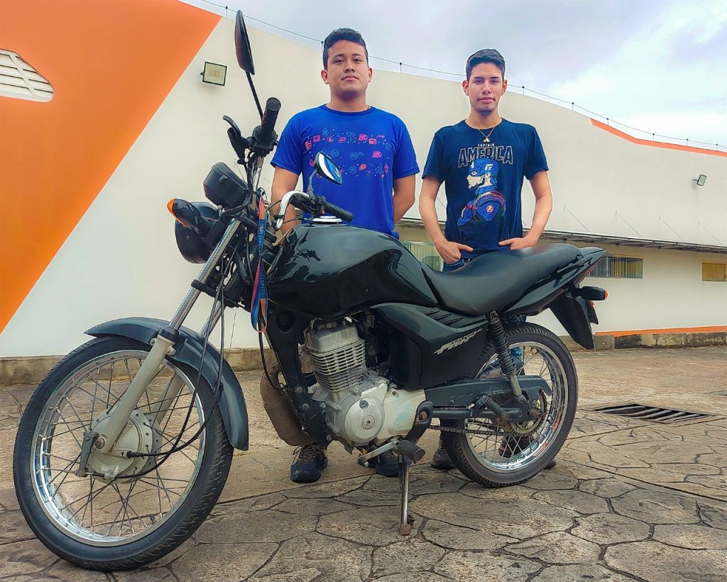 Fábio Cardoso e Israel Gondres