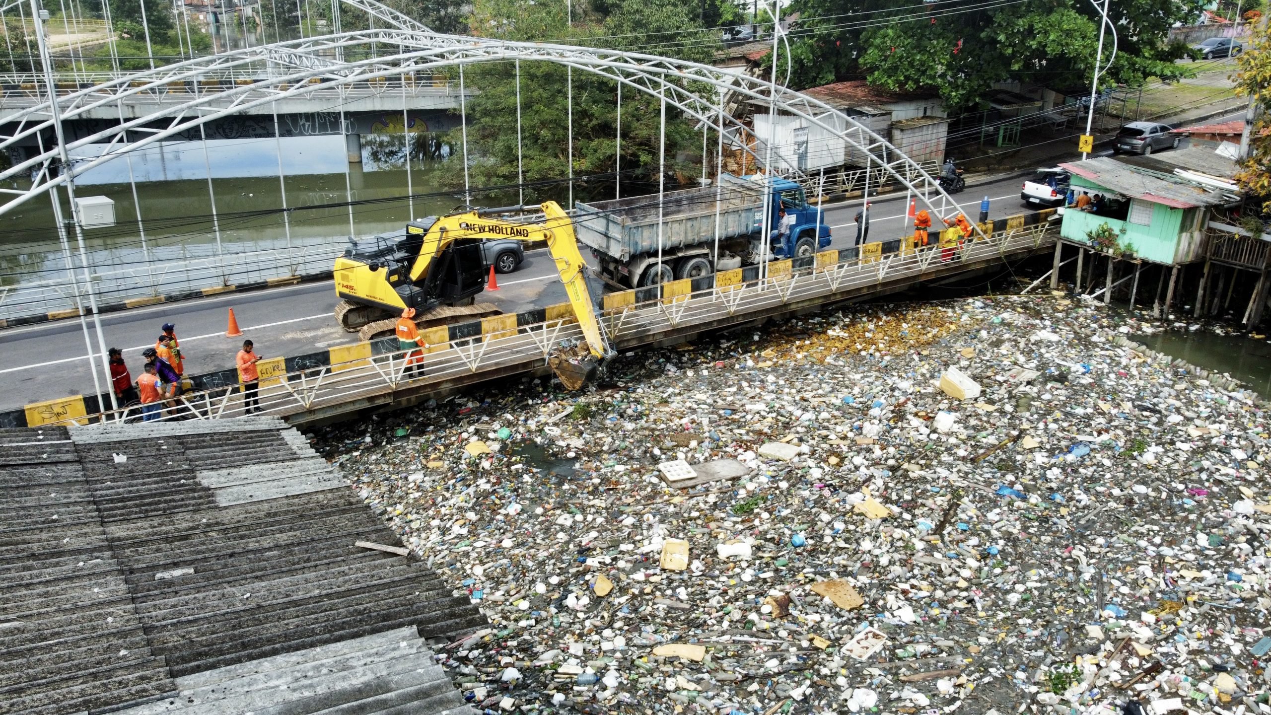 Ações de limpeza em Manaus