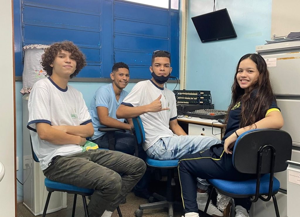 Sistema de rádio dos estudantes