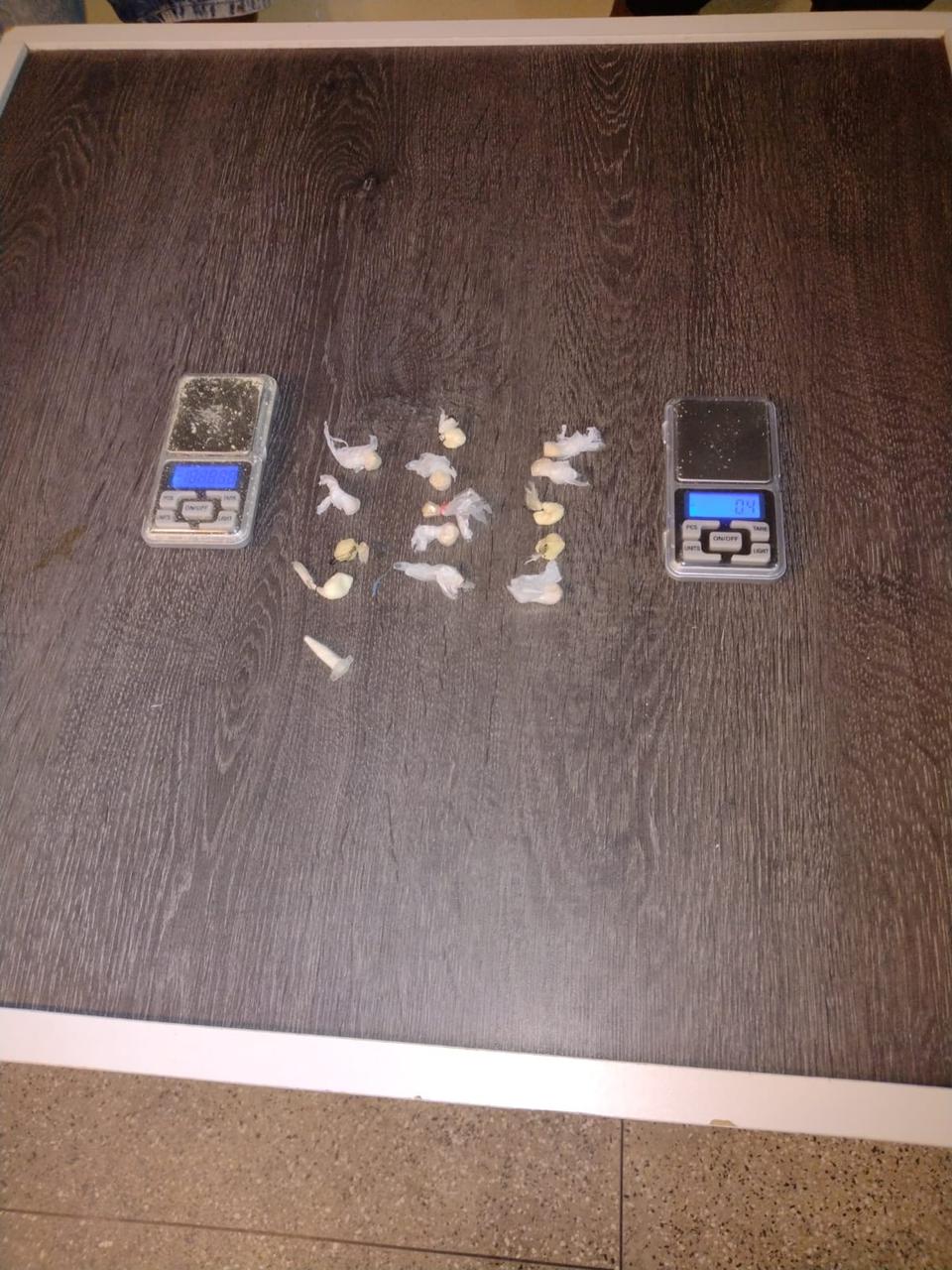 Homem é preso em flagrante vendendo drogas em via pública na Zona Leste