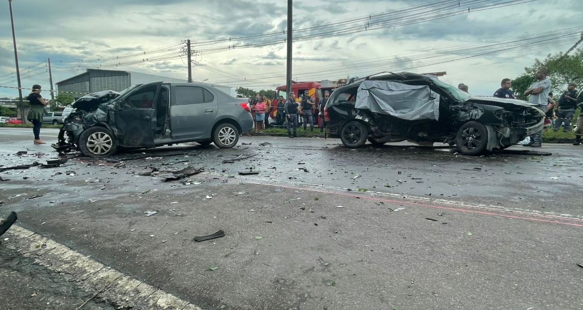 Gêmeas de 7 anos e os pais estão internados após grave acidente em Manaus