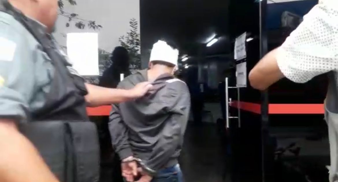 Dupla é baleada pela polícia após manter mulheres e criança reféns em Manaus