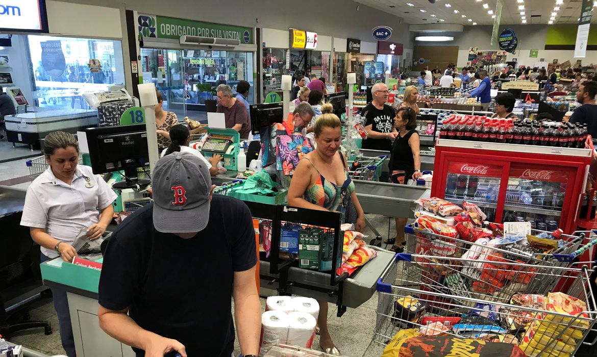 Consumo das famílias tem alta de 7,3% em abril