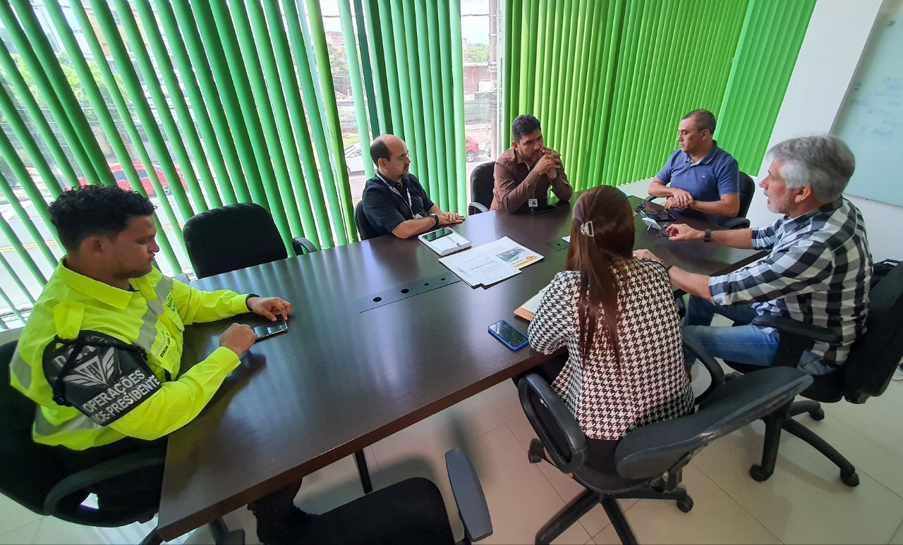 Plano de ação é discutido para reforçar fiscalização no Centro de Manaus