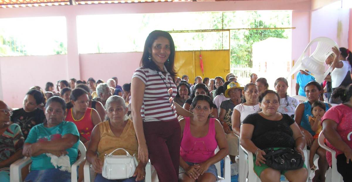 ONG de Iranduba capacita mulheres e incentiva a buscarem independência financeira