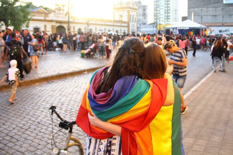 O juiz Herley da Luz Brasil afirmou que, embora a população LGBTQIA+ integre a sociedade "há milênios", a comunidade é relegada à "invisibilidade social".
