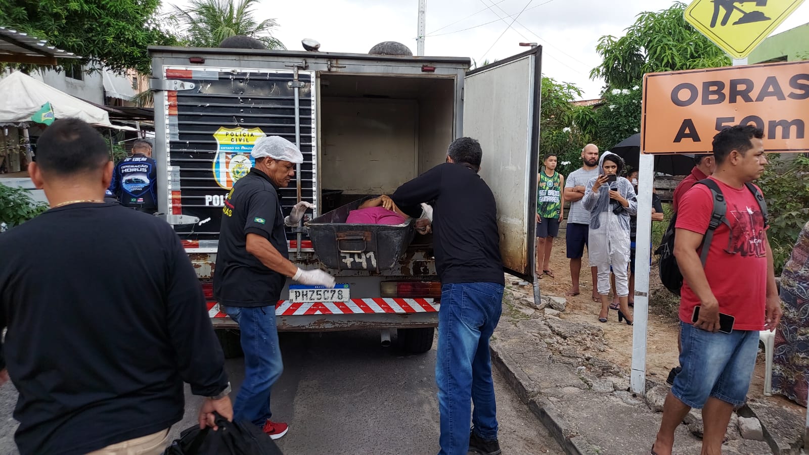 Homem é assassinado a tiros por criminoso encapuzado no São Jorge
