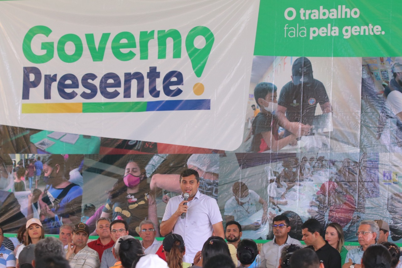 Wilson Lima inaugura iluminação em LED e anuncia investimentos em Parintins