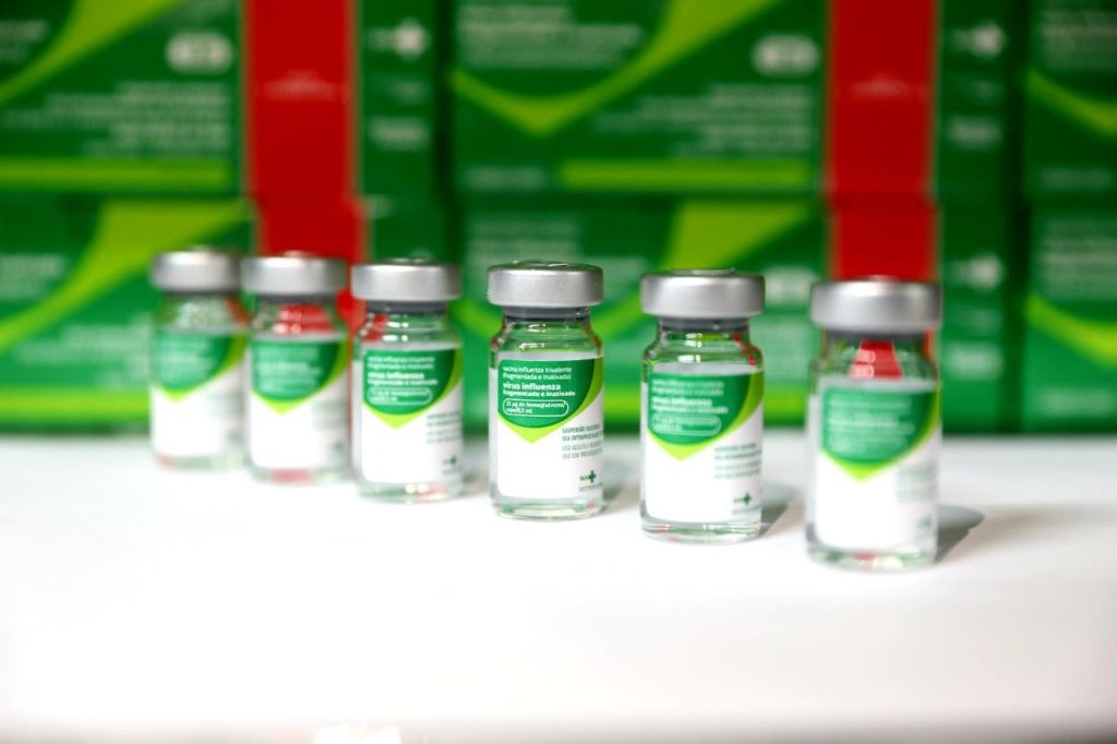 vacinação contra influenza e sarampo