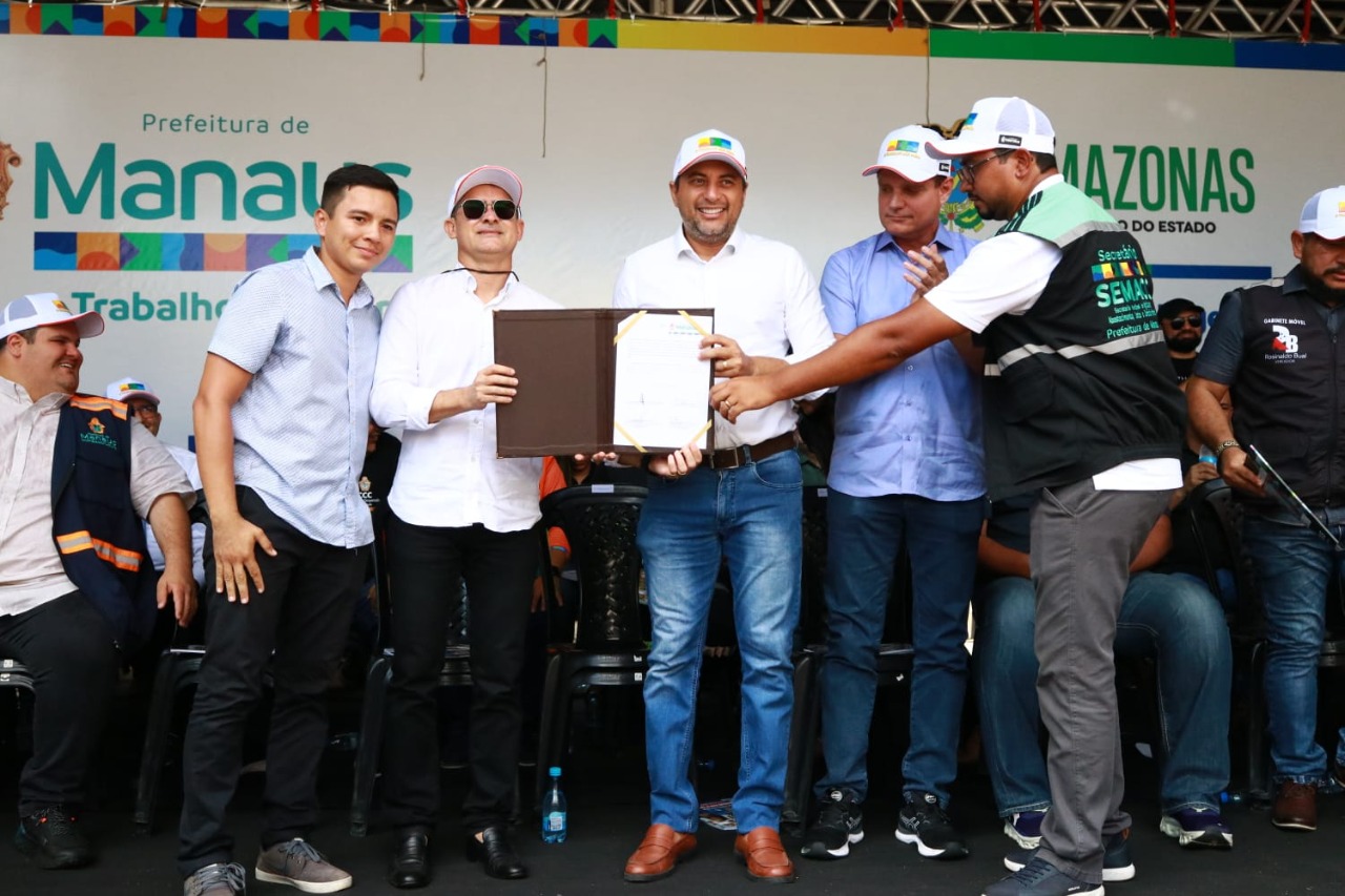 Wilson Lima e David Almeida alinham reforma de feiras da Compensa e trabalhadores celebram