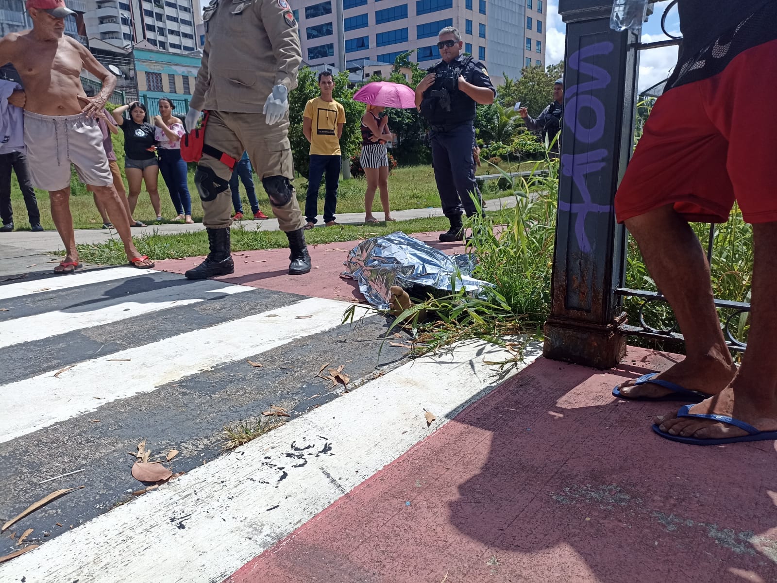 Suposto assaltante é executado por pistoleiros no Centro de Manaus