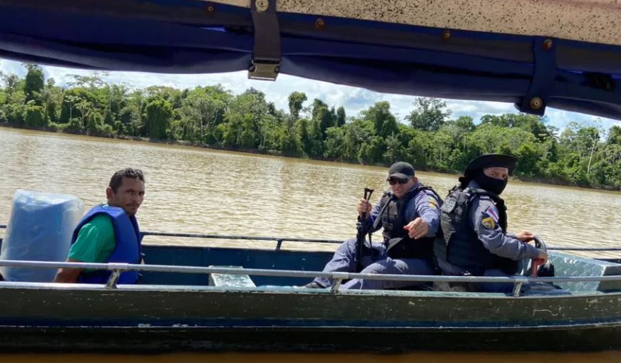 Lancha de suspeito no desaparecimento de jornalista e indigenista passa por perícia no AM