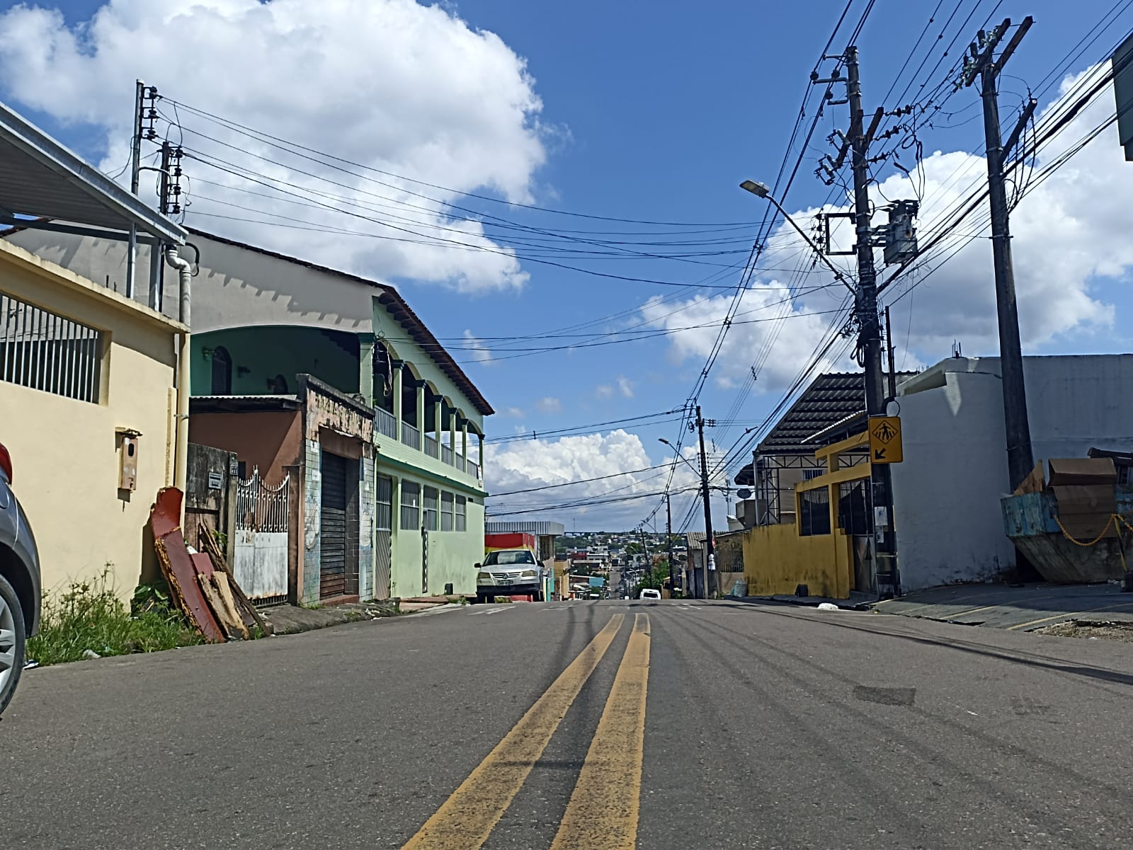Vários bairros de Manaus ficam sem energia elétrica nesta quinta-feira (16)
