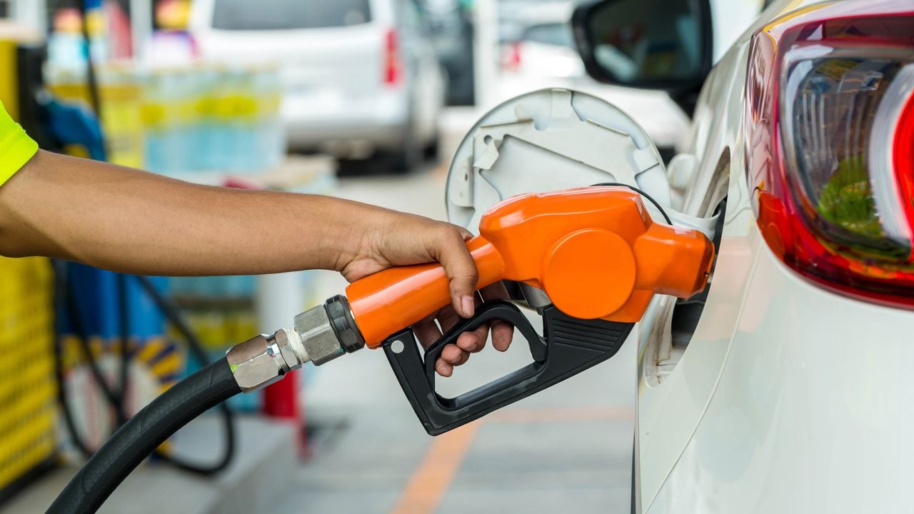 Veja quais países têm a gasolina mais cara e mais barata