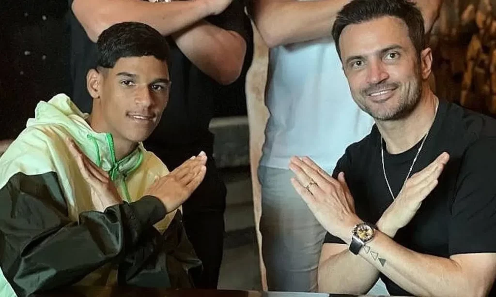 Falcão e Luva de Pedreiro