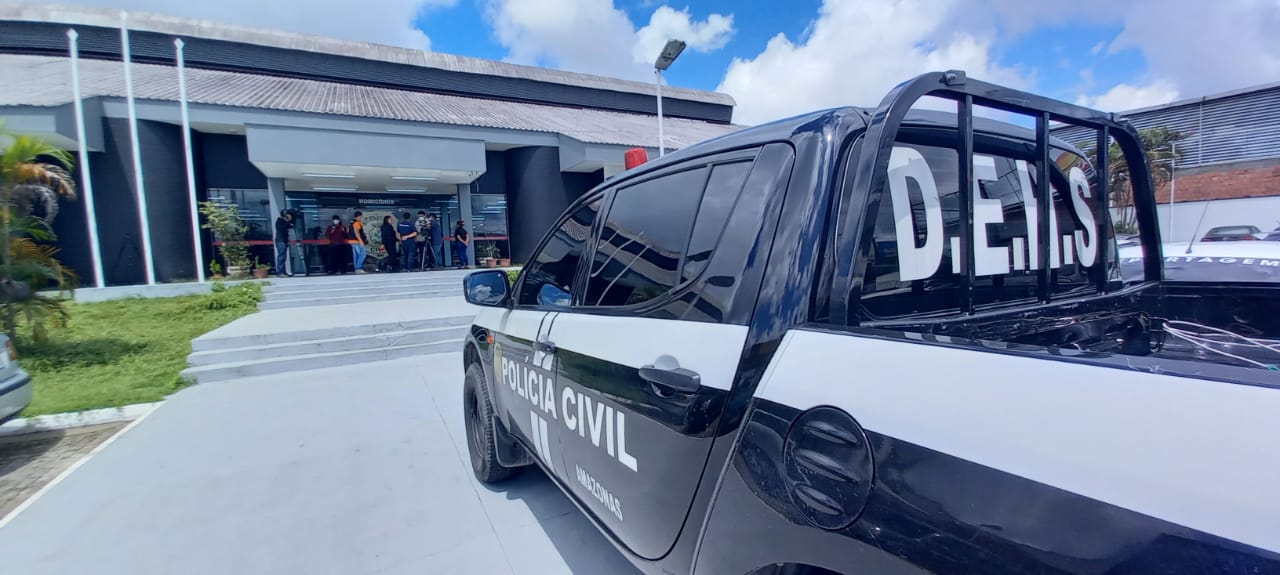 Baleado por criminosos em Kombi morre em hospital de Manaus