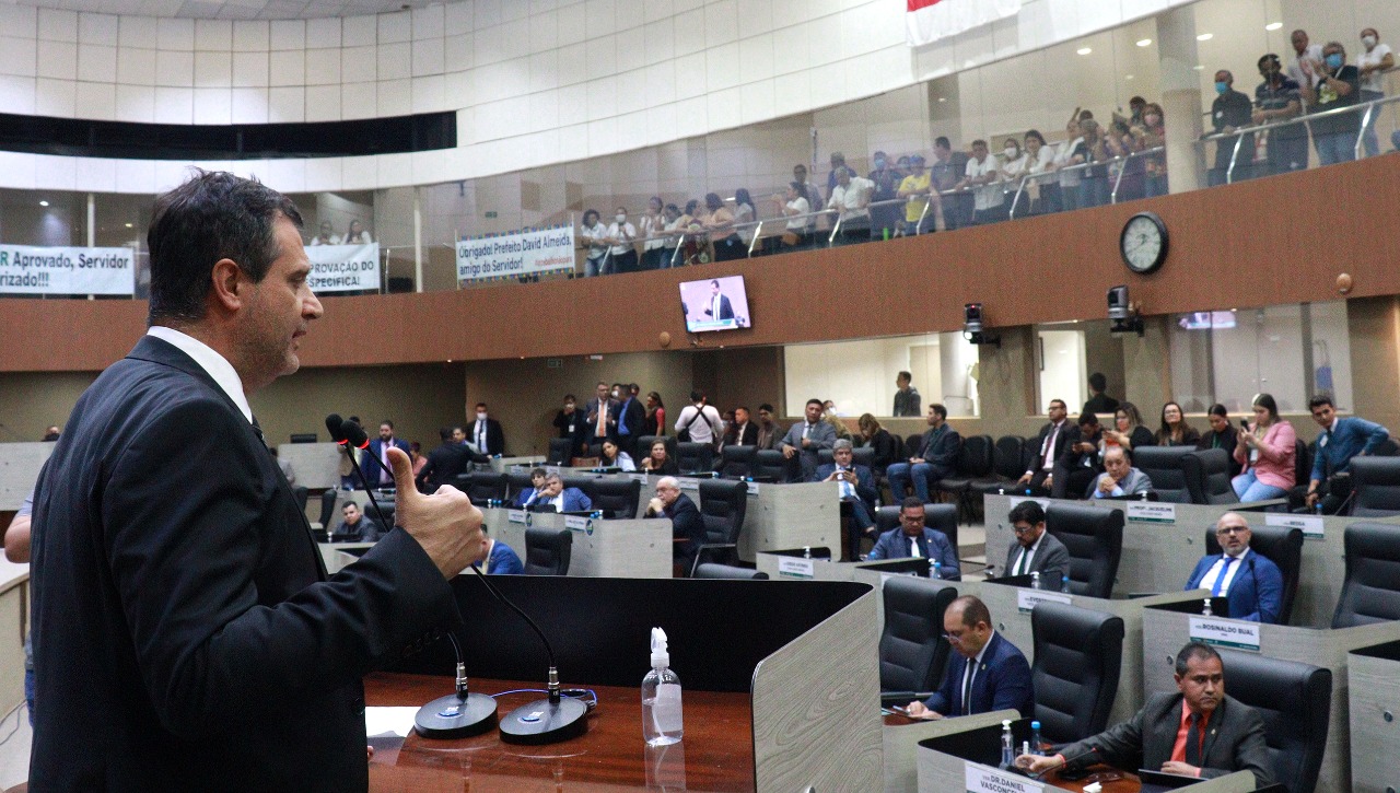 CMM aprova reajuste para servidores da Semsa e PCCR de áreas não específicas